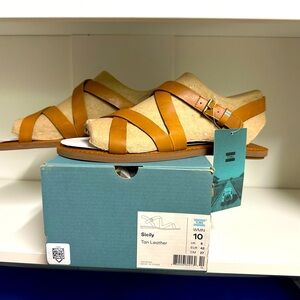 TOMS Tan Leather Sicily Sandals Size 10 NEW with BOX